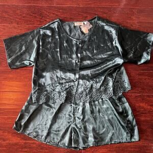 NWT Victoria Secret Gold Tag pajama set Top & shorts M Embroidered Forest Green